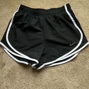 Women’s S Nike dri-fit running short